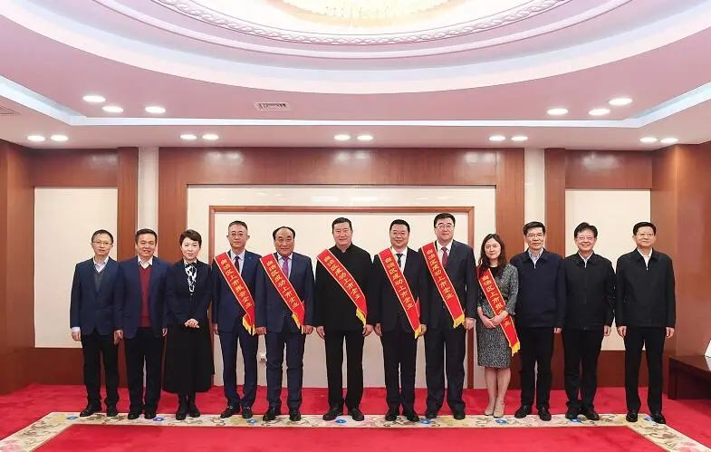 腾博汇游戏官网矿业获自治区1000万元上市奖补资金