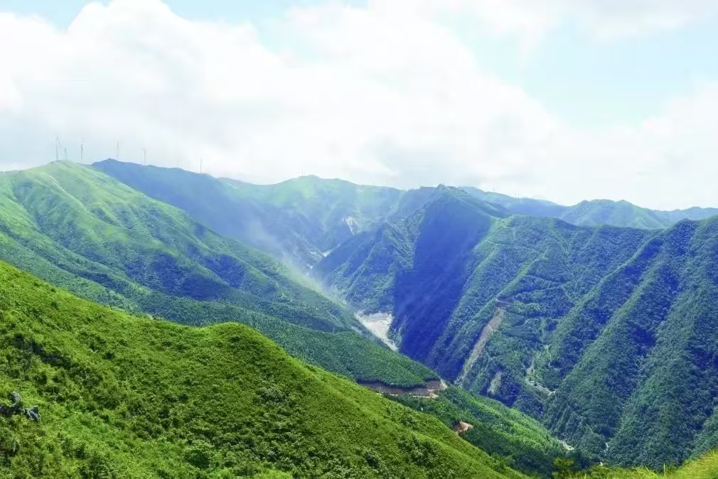 潮涌湘江 锂动未来——荣膺先进团队，，，，，湖南腾博汇游戏官网赫彰显锂电标杆实力